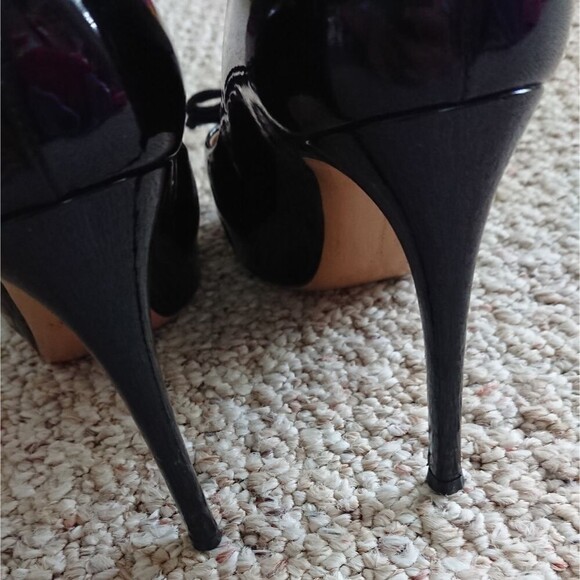 Salvatore Ferragamo Talia Pimpa Patent Peep Toe - Picture 8 of 8